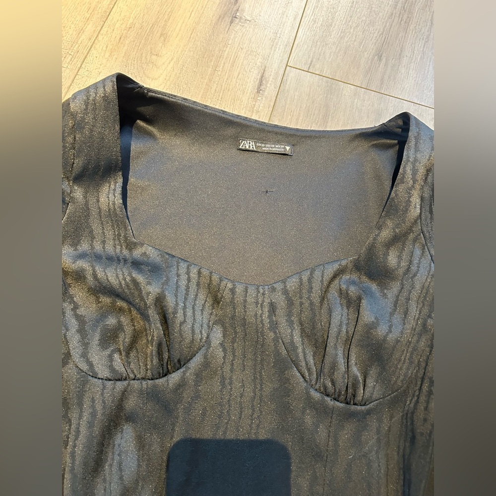 Zara Black Long Sleeve Crop Top
Good condition - Picture 4 of 4